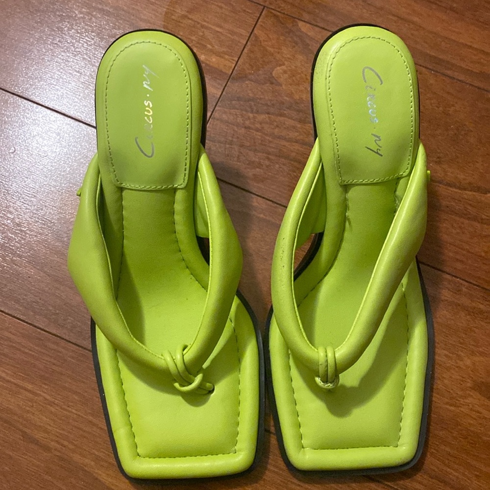Green sandal heels brand new, never used